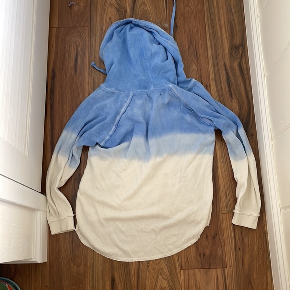 Beachy pull over - Picture 2 of 2